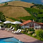 Ostapé Hotel