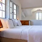 Ostapé Hotel